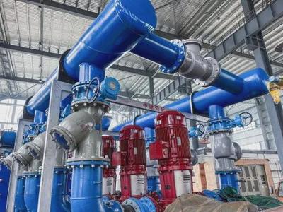 中建五局三公司装配式机电工厂生产首个换热泵组模块